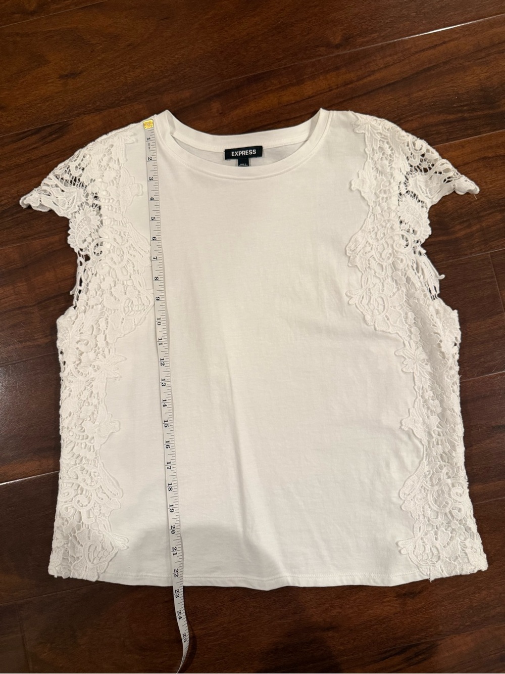 Express lace trim tee